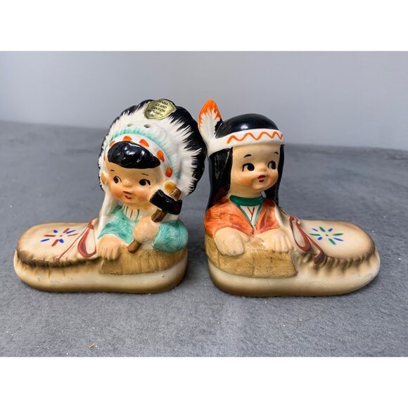 Vintage Native American Child Salt Shaker Moccasin 1960s Japan - Picture 9 of 13